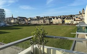 Presqu'Ile, Appartement Neuf Avec Balcon, Salle De Gym Et Parking